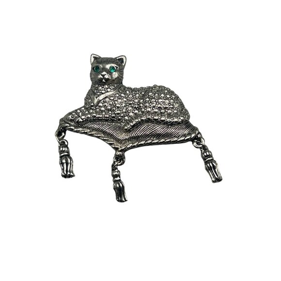 Cat On Pillow Pin Brooch Silver Color with Green Eyes Dangling Tassels Avon Pin - Picture 1 of 5
